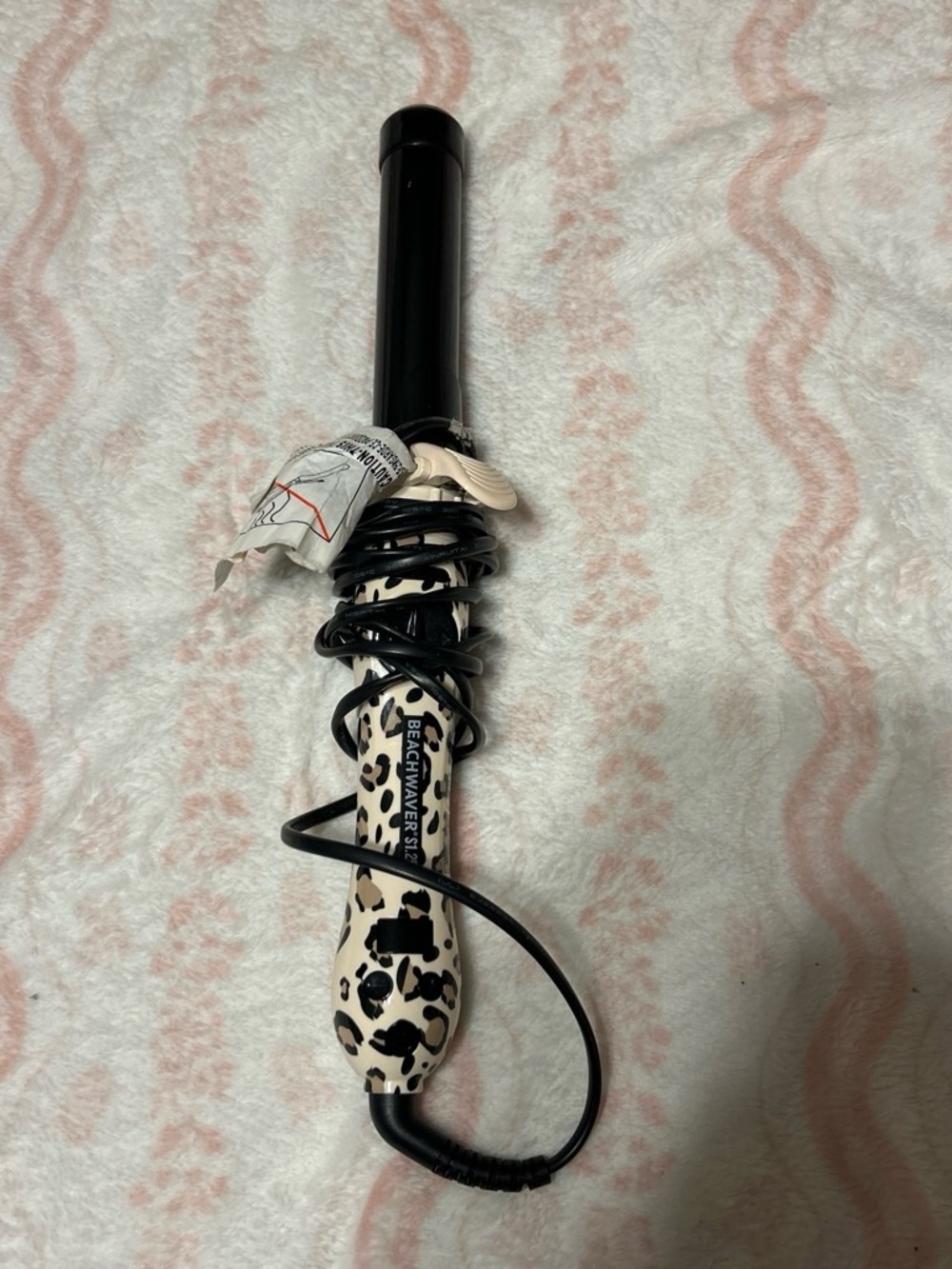 Leopard Print Beachwaver 1.25" Curling Wand - Cream/Black